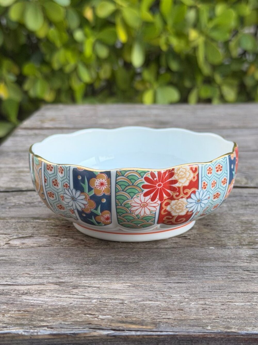 Vintage Arita Imari Fan Japanese Porcelain Floral Bowl Scalloped Gold Rim Dish